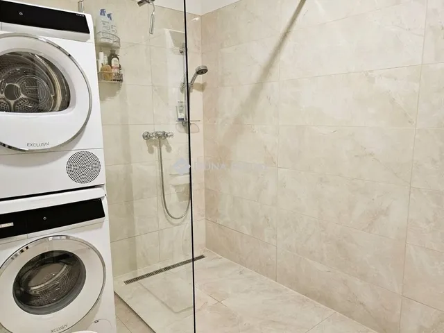 Eladó ház Pécs, Tettye 215 nm