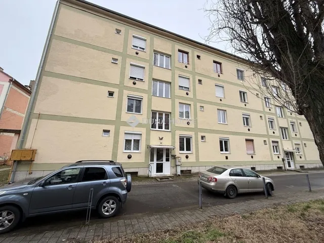 Eladó lakás Pécs, Meszes 53 nm