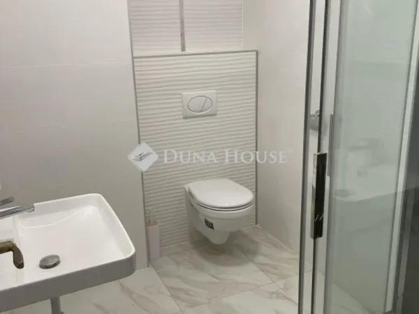 Eladó lakás Pécs, Kertváros 64 nm