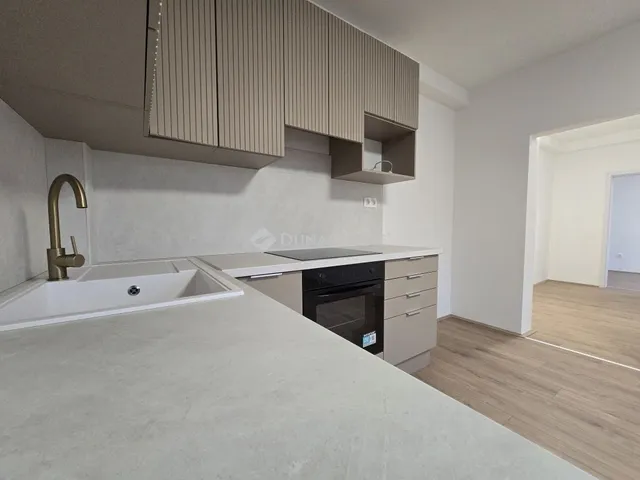 Eladó lakás Pécs, Kertváros 47 nm