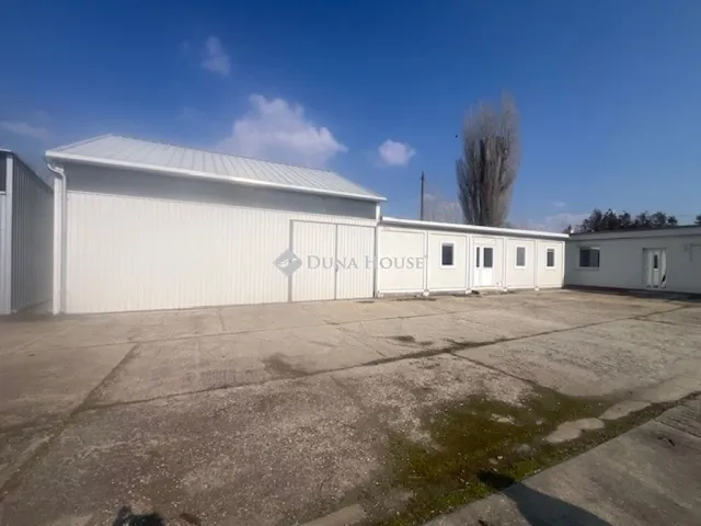 Eladó kereskedelmi és ipari ingatlan Pécs 1250 nm