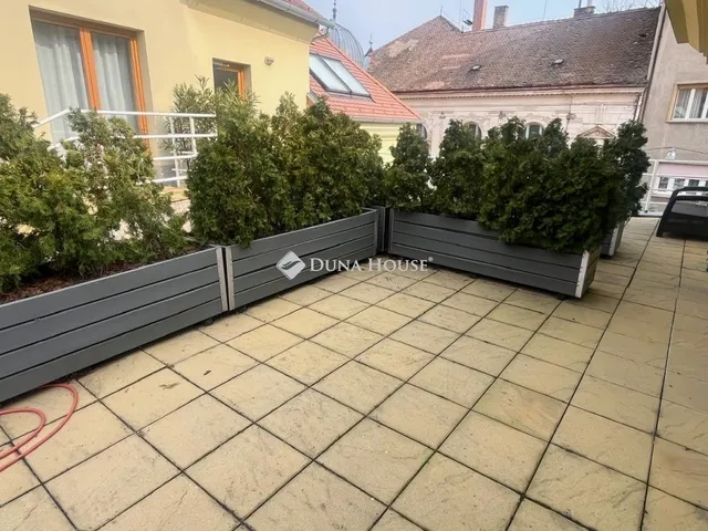 Eladó lakás Pécs, Belváros 69 nm