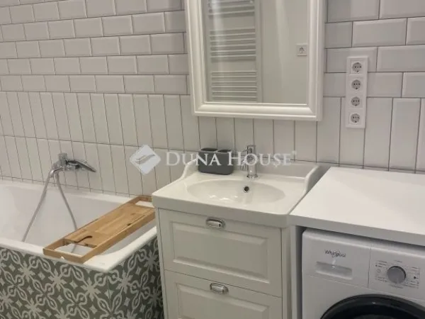 Eladó lakás Pécs, Belváros 69 nm