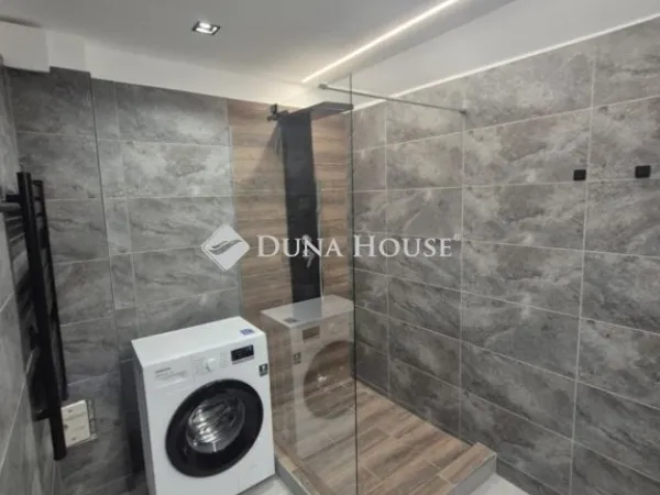 Eladó lakás Pécs, Uránváros 67 nm