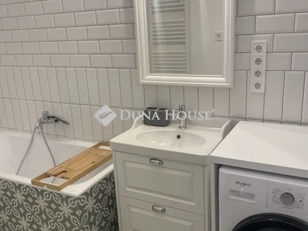 Eladó lakás Pécs, Belváros 69 nm