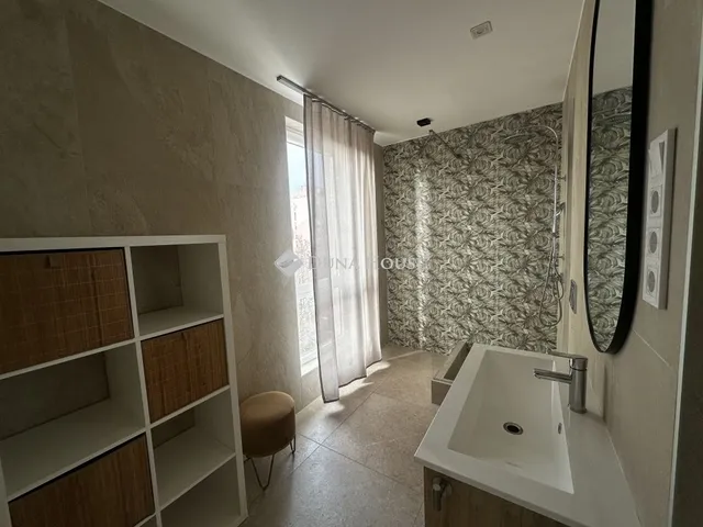 Eladó lakás Pécs, Belváros 64 nm