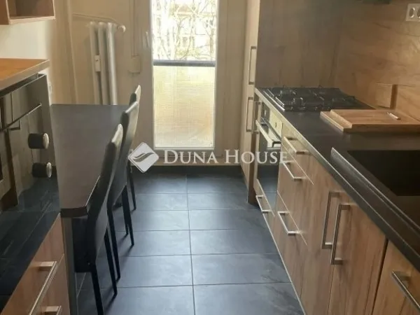 Eladó lakás Pécs, Uránváros 54 nm