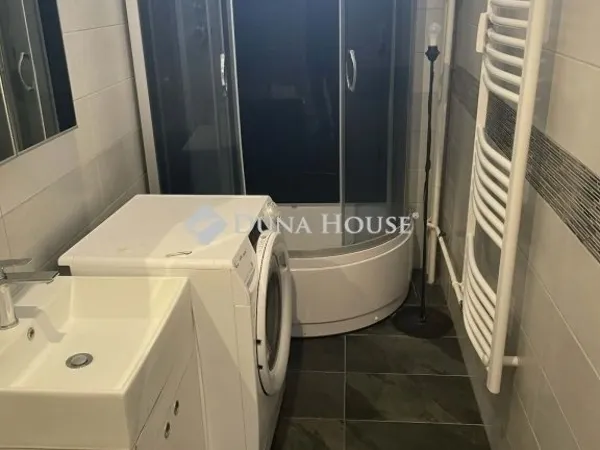 Eladó lakás Pécs, Uránváros 54 nm