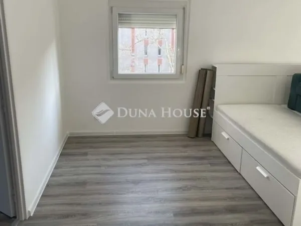 Eladó lakás Pécs, Uránváros 54 nm