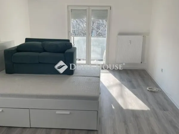 Eladó lakás Pécs, Uránváros 54 nm