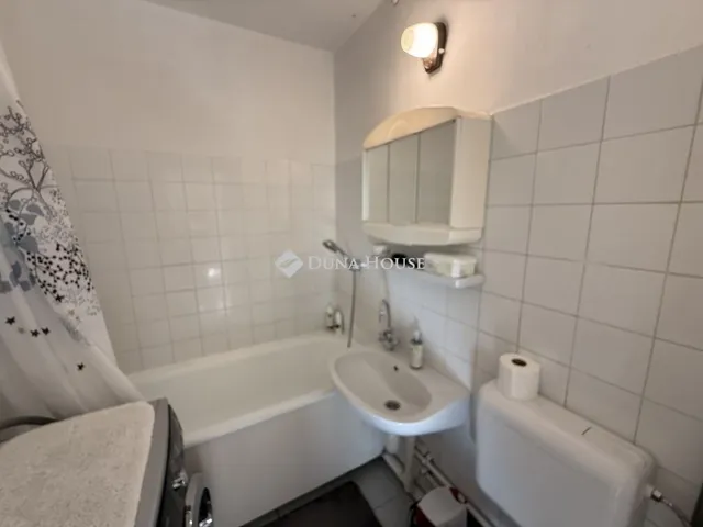 Eladó lakás Pécs, Kertváros 40 nm