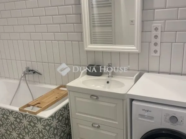 Eladó lakás Pécs, Belváros 69 nm