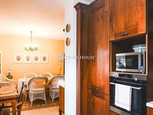 Eladó ház Pécs, Diós 300 nm