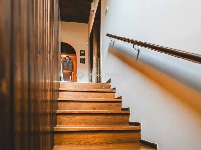 Eladó ház Pécs, Diós 300 nm