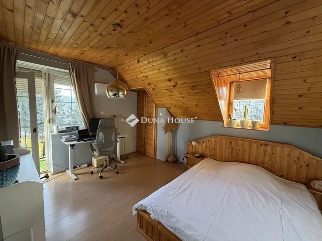 Eladó ház Pécs, Ürög 272 nm