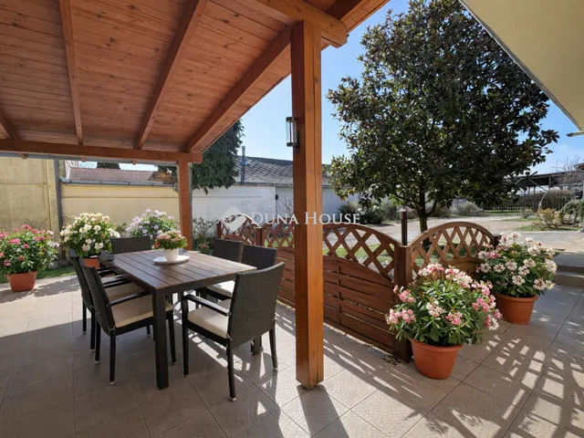 Eladó ház Pogány 200 nm