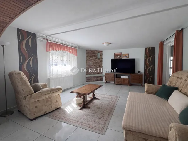 Eladó ház Pogány 200 nm