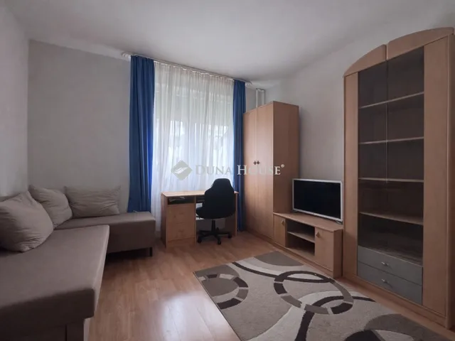 Eladó lakás Pécs, Kertváros 70 nm