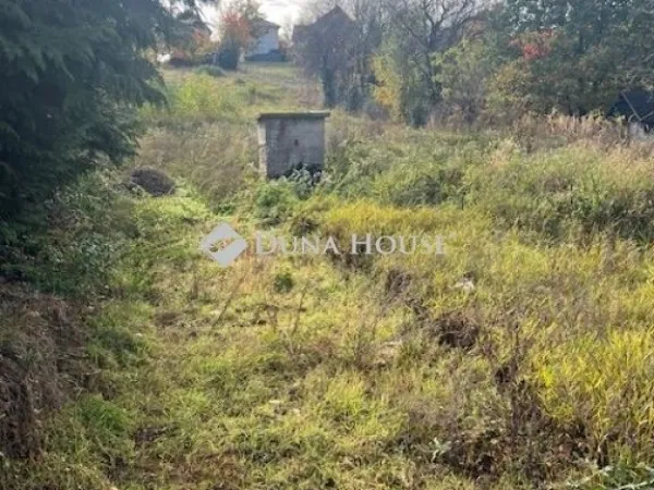 Eladó telek Pécs 1204 nm