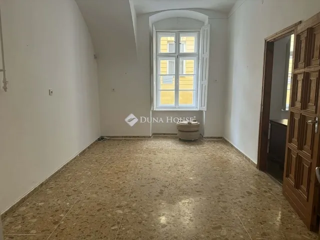 Eladó lakás Pécs, Belváros 63 nm