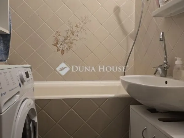 Eladó lakás Pécs, Kertváros 52 nm