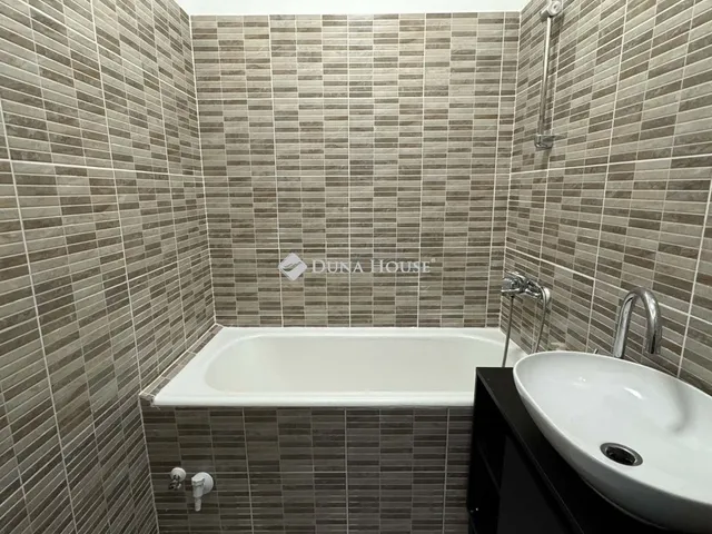 Eladó lakás Pécs, Uránváros 46 nm