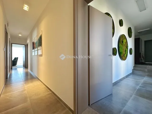 Eladó ház Pécs, Mecsekoldal 223 nm