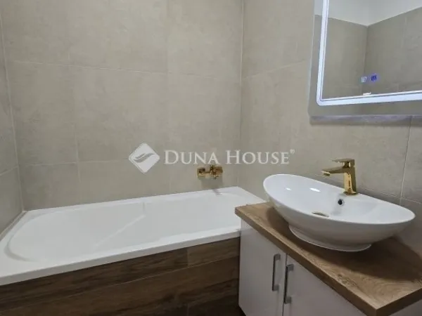 Eladó lakás Pécs, Uránváros 46 nm