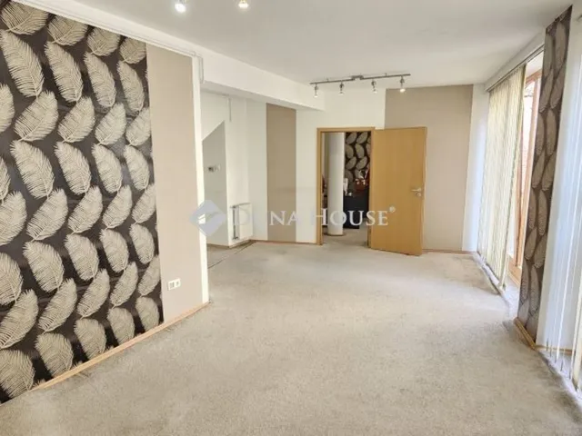 Eladó kereskedelmi és ipari ingatlan Pécs, Belváros 41 nm