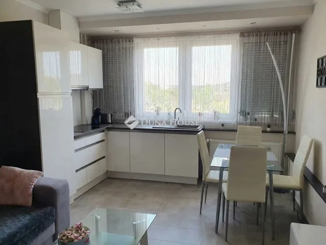 Eladó lakás Pécs, Kertváros 57 nm