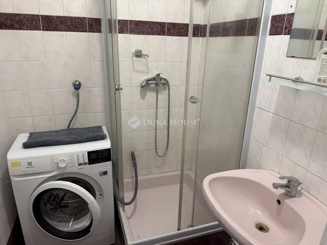 Eladó lakás Pécs, Egyetemváros 47 nm