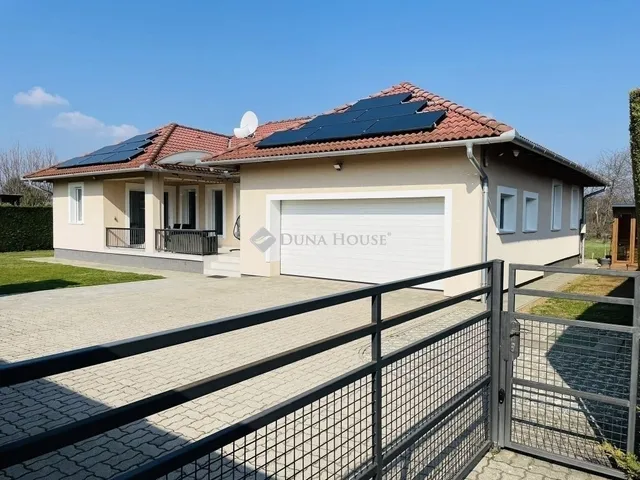 Eladó ház Pécs, Újhegy 164 nm