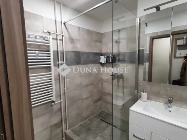 Eladó lakás Pécs, Kertváros 57 nm