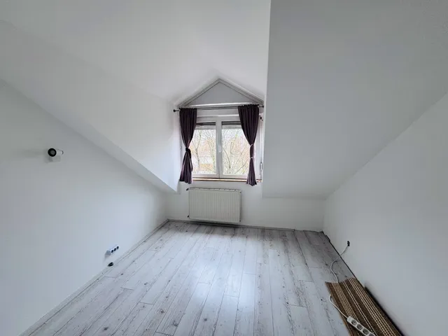 Eladó lakás Pécs, Uránváros 82 nm