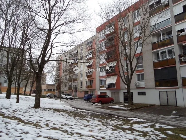 Eladó lakás Pécs, Kertváros 52 nm