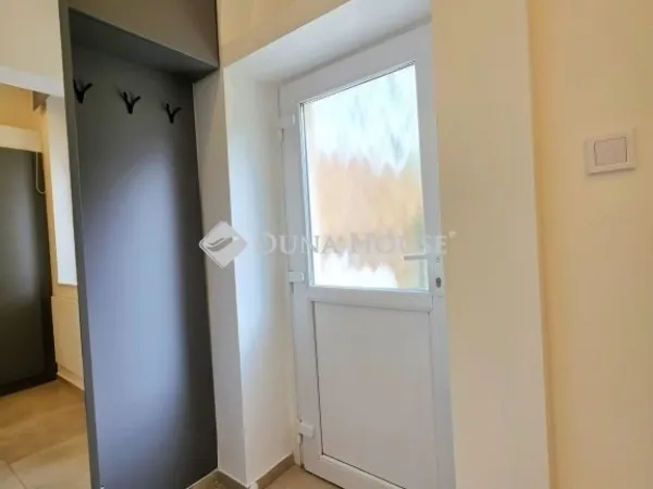 Eladó lakás Pécs, Egyetemváros 33 nm