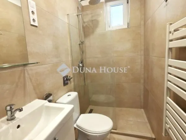 Eladó lakás Pécs, Egyetemváros 33 nm