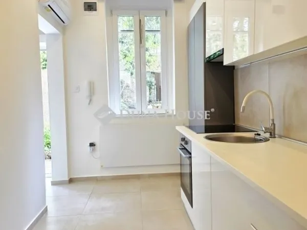 Eladó lakás Pécs, Egyetemváros 33 nm