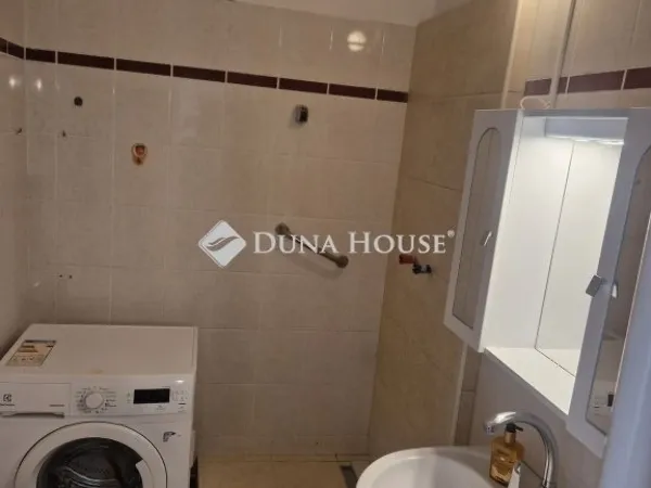 Eladó lakás Pécs, Kertváros 50 nm