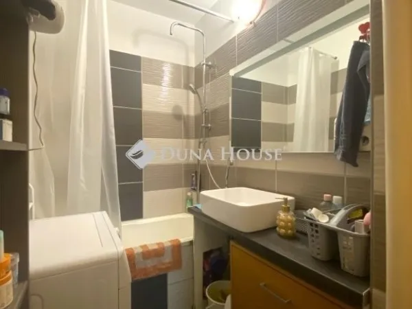 Eladó lakás Pécs, Kertváros 59 nm