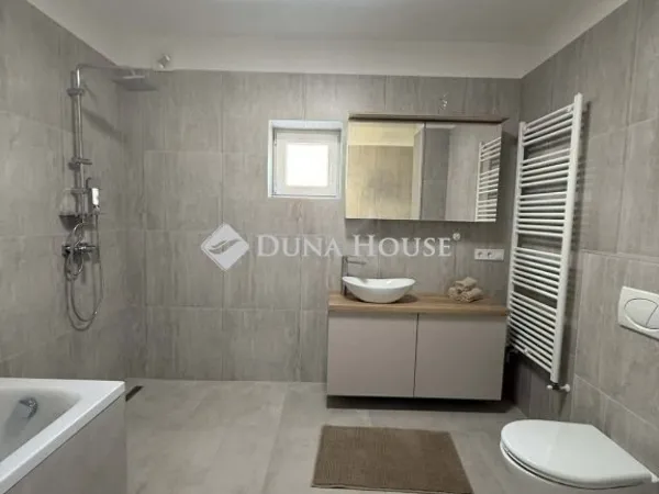 Eladó ház Pécs, Rigóder 95 nm