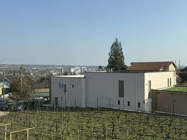 Eladó ház Pécs, Rigóder 95 nm