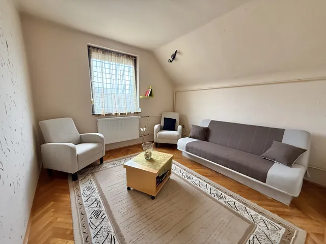 Eladó ház Pécs, Rigóder 239 nm