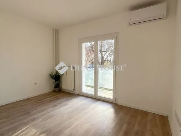 Eladó lakás Pécs, Uránváros 54 nm