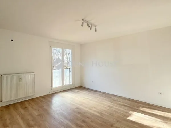 Eladó lakás Pécs, Uránváros 54 nm