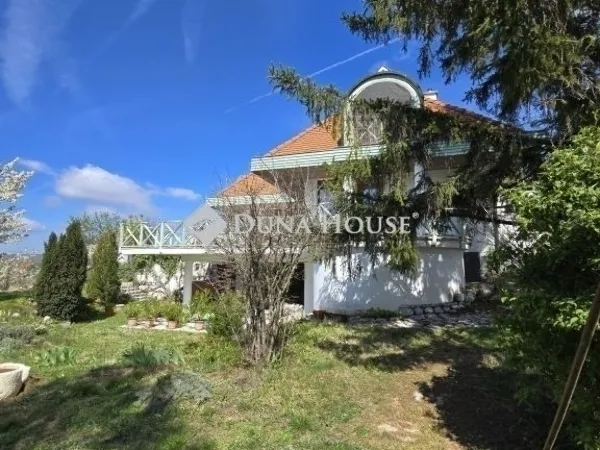 Eladó ház Pécs, Donátus 210 nm