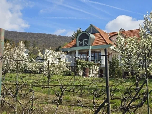 Eladó ház Pécs, Bálics 210 nm