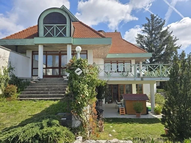 Eladó ház Pécs, Mecsekoldal 210 nm