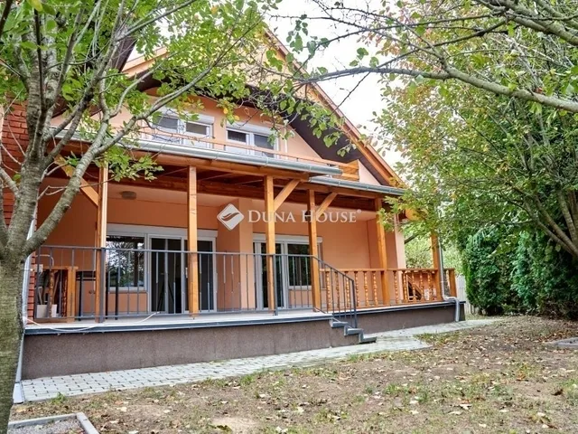 Eladó ház Pécs, Málom 168 nm