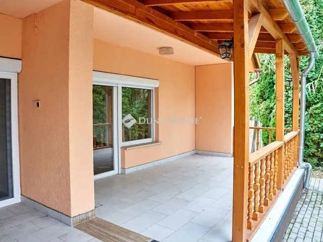 Eladó ház Pécs, Málom 168 nm